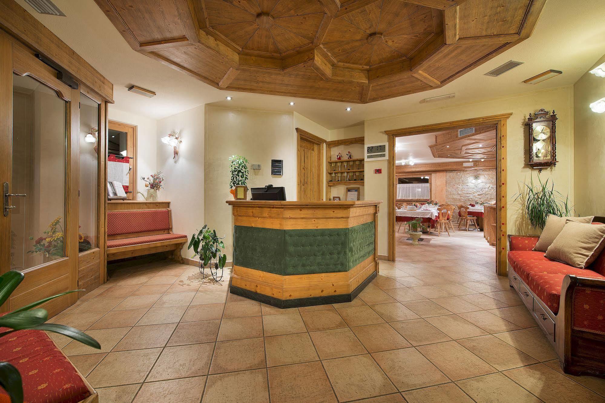 Hotel Costanza Mountain Holiday 리비뇨 외부 사진