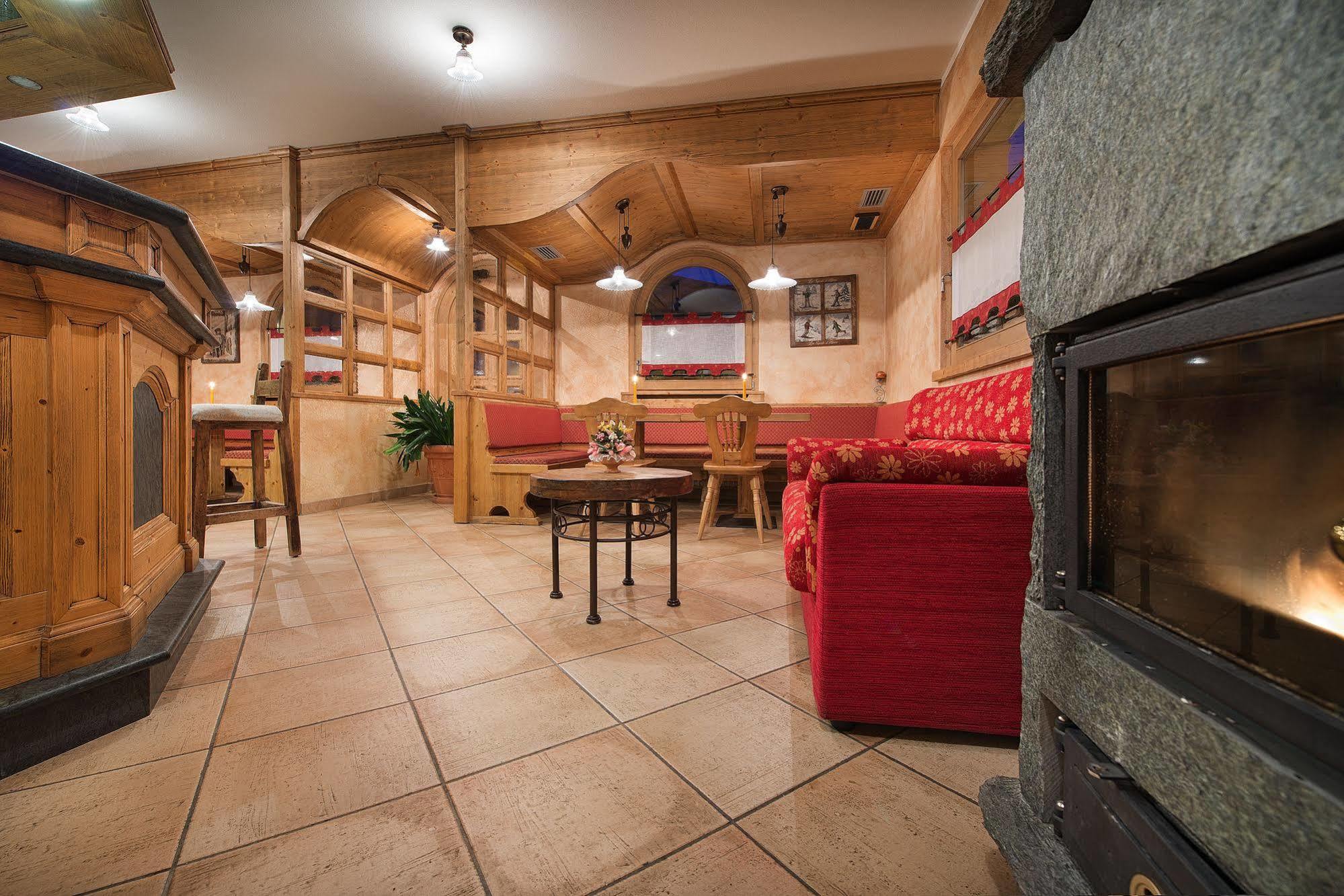 Hotel Costanza Mountain Holiday 리비뇨 외부 사진